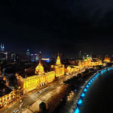 上海，现代化都市的缩影与时代挑战