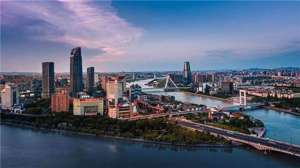 浙江智造领航未来，前沿科技照亮生活新纪元